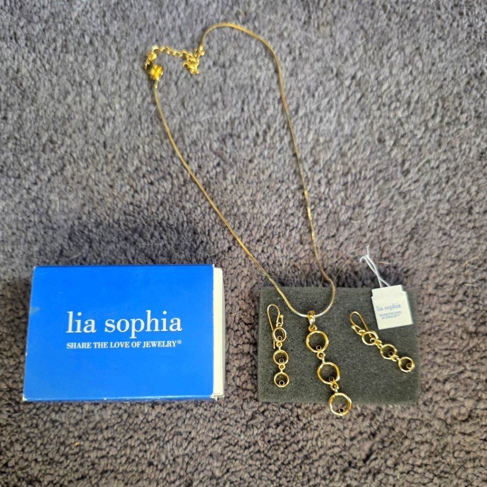 Lia Sophia Gold necklace and earrings set